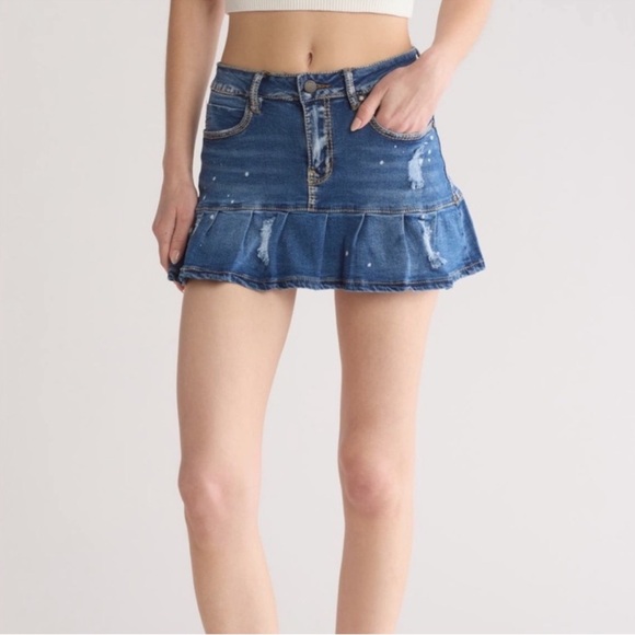 Sexy distressed denim skirt - Picture 1 of 4
